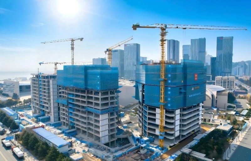 Kpamkpam na-eme mmemme isi ihe na-aga nke ọma n'isi na Qingdao Fortune Finance Innovation Center.